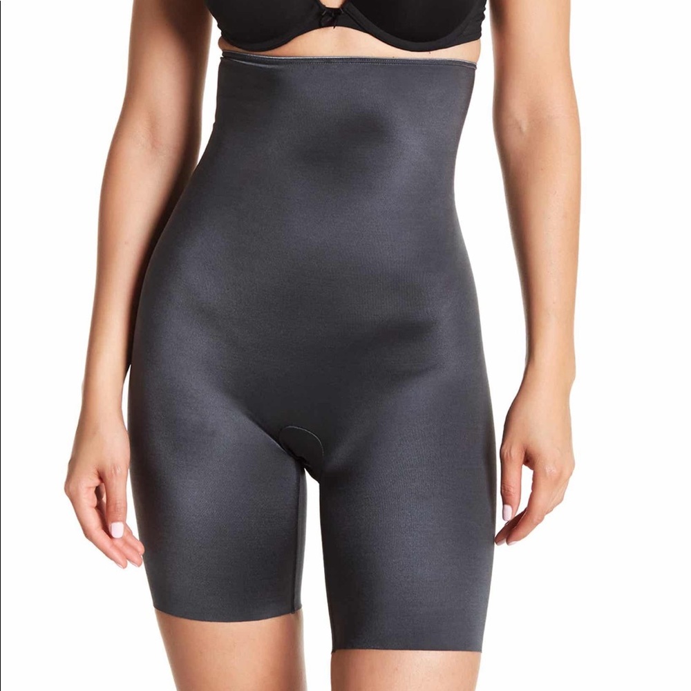 SPANX – Pretty Smart High Waist Mid-Thigh Shorts